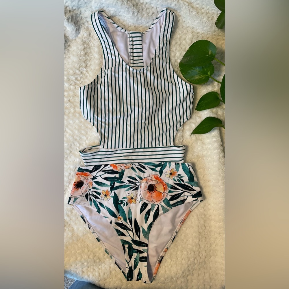 CUPSHE Zip-back Floral and Striped One-Piece Bathing Suit - S
